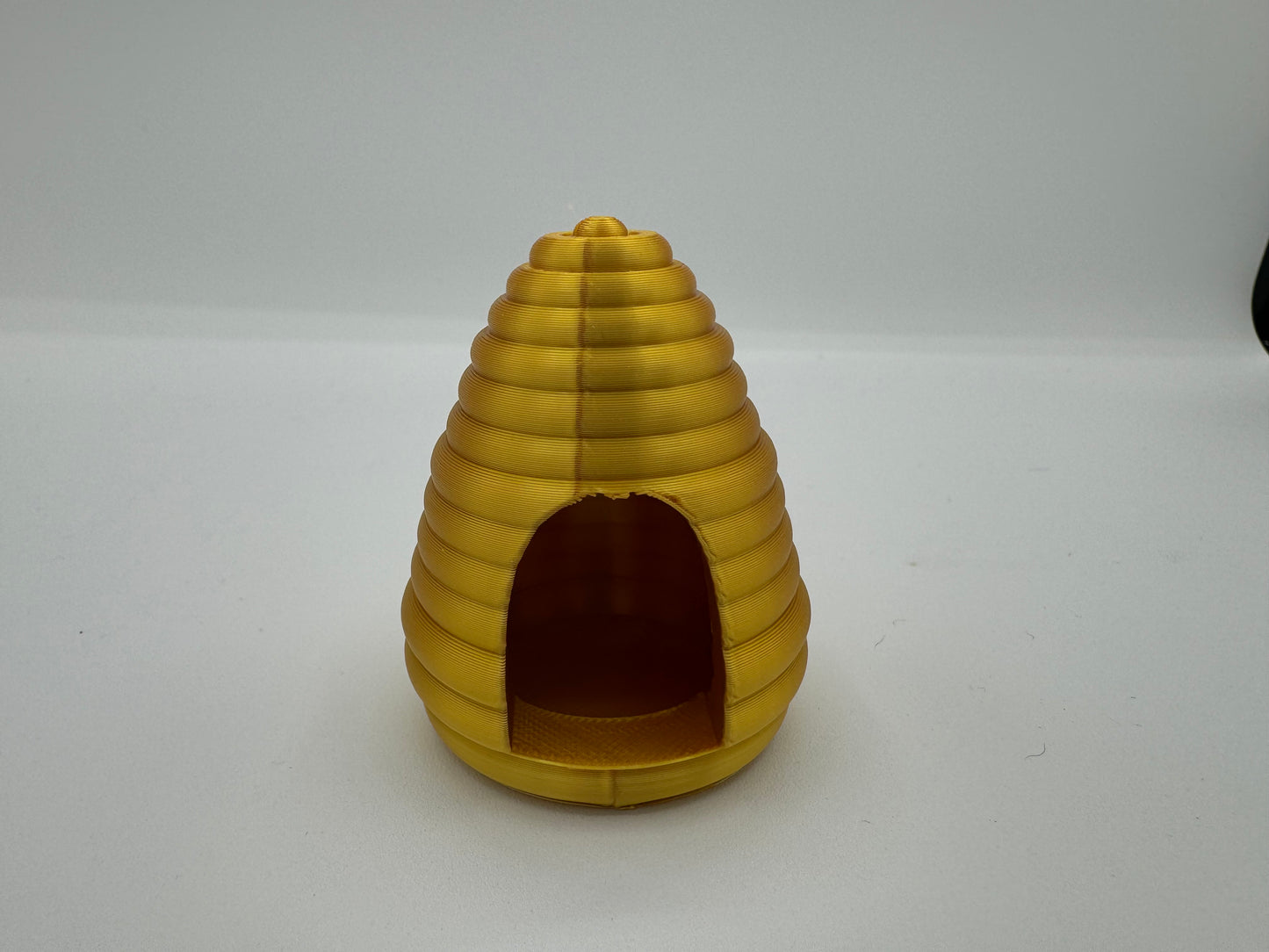 Magnetic Bee-Hive Jumping Spider Hide