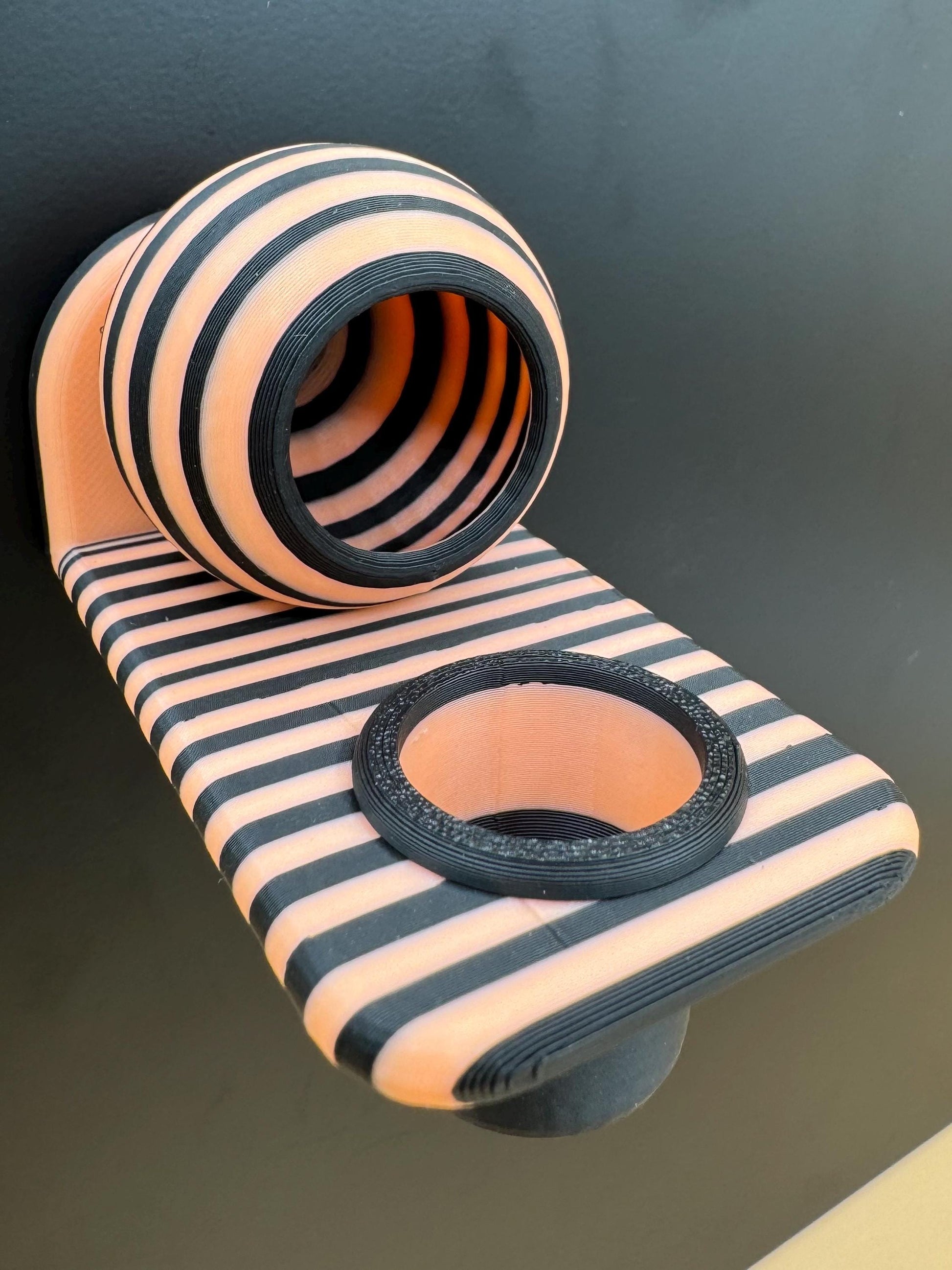 Spood Bed-and-Breakfast Combo Hide/ Ledge/ Bowl for jumping spider enclosures