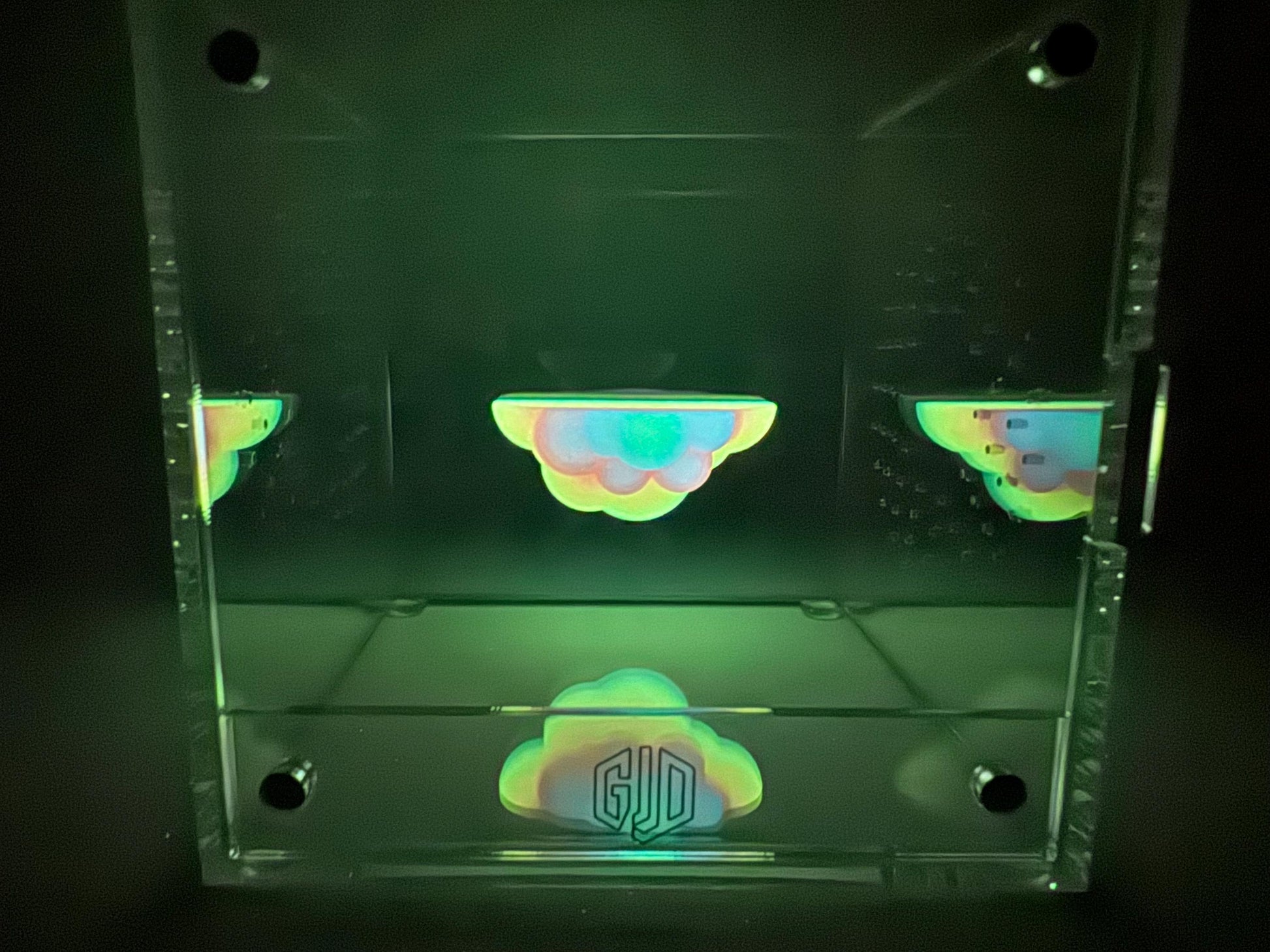 Magnetic cloud ledge *built in magnet*