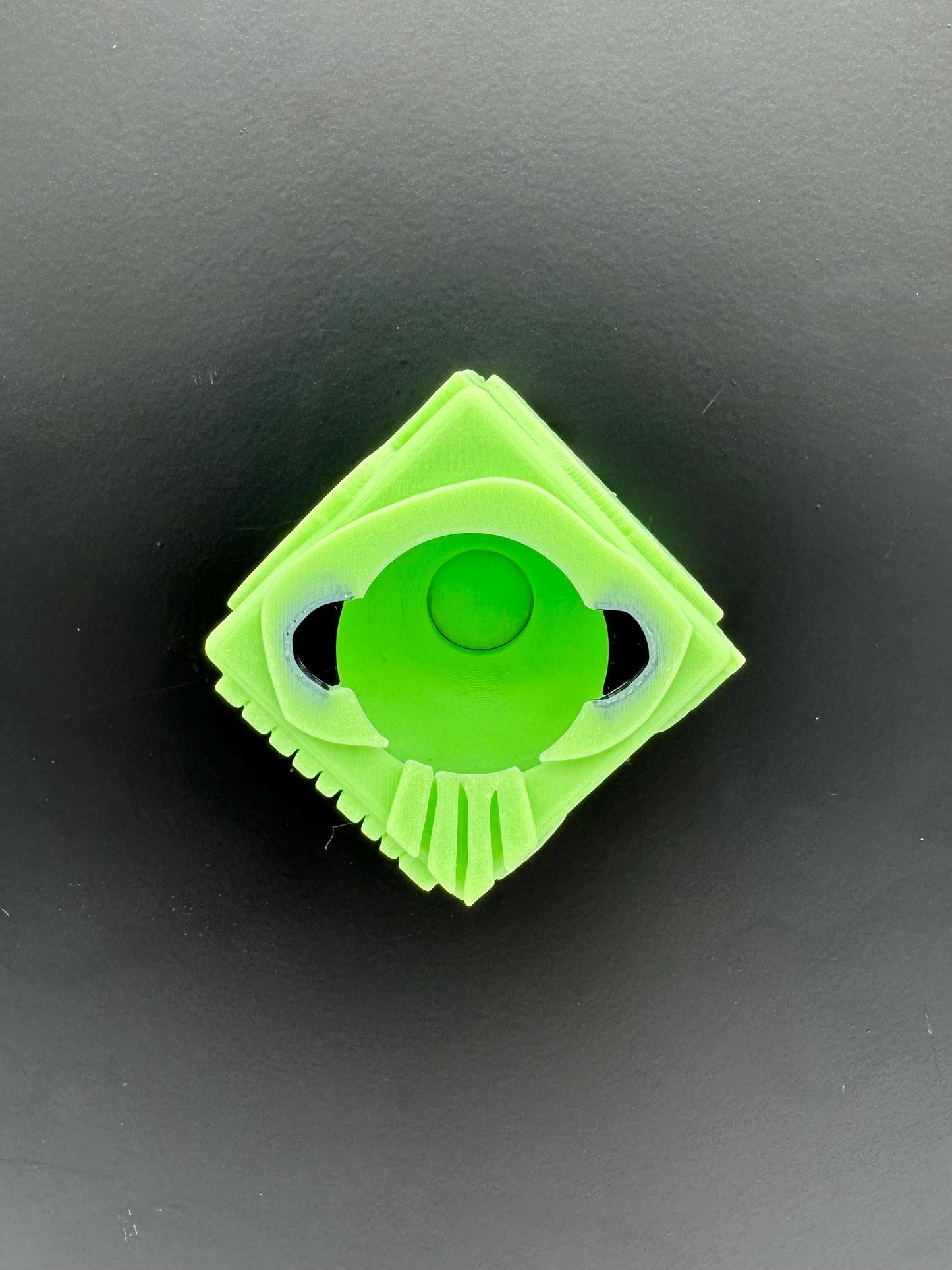 GLOW Boogie Dice jumping spider hide