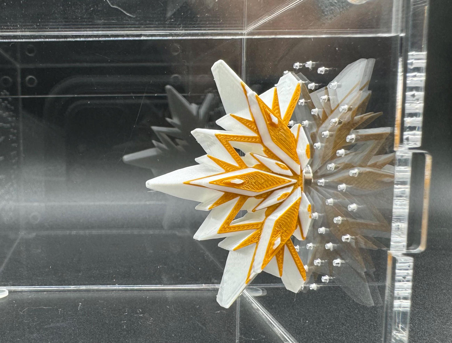 Magnetic “snowflake” ledge *Built In Magnet*