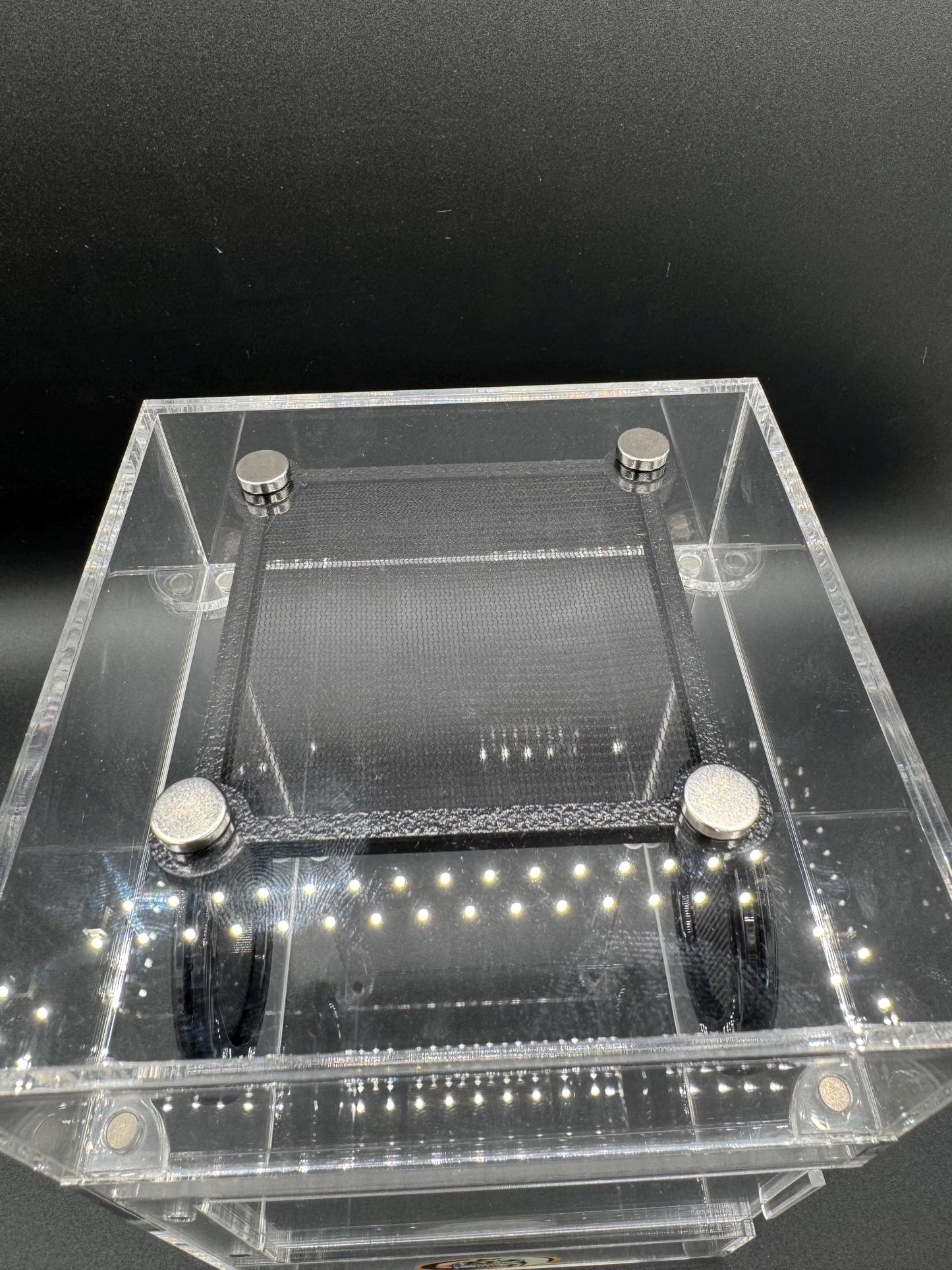 Magnetic invertebrate screen *Built In Magnet*