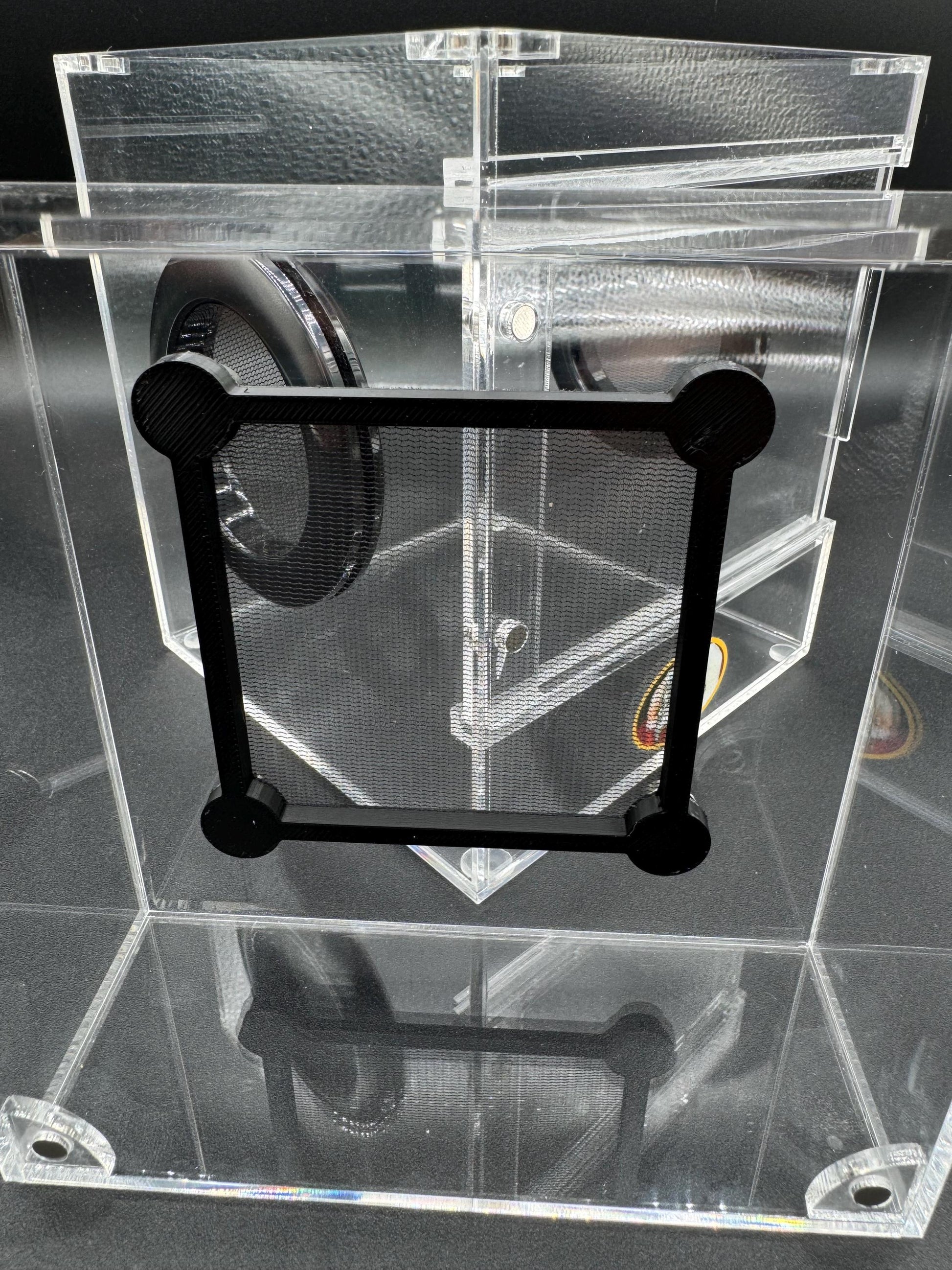 Magnetic invertebrate screen *Built In Magnet*