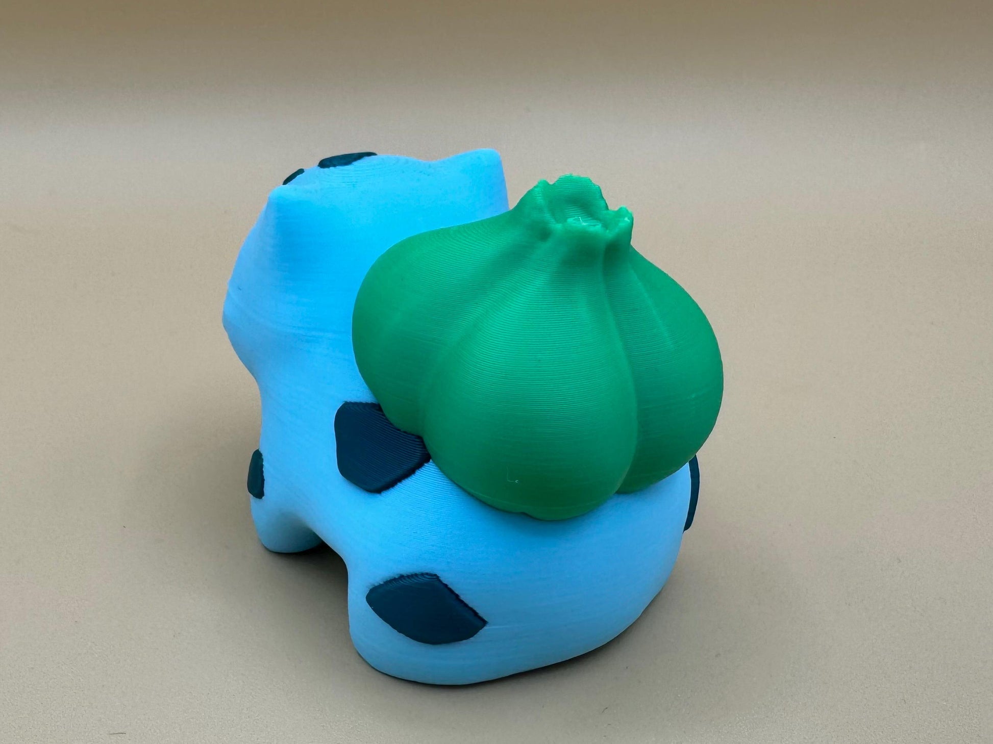 Pokemon color Bulbasaur figurine
