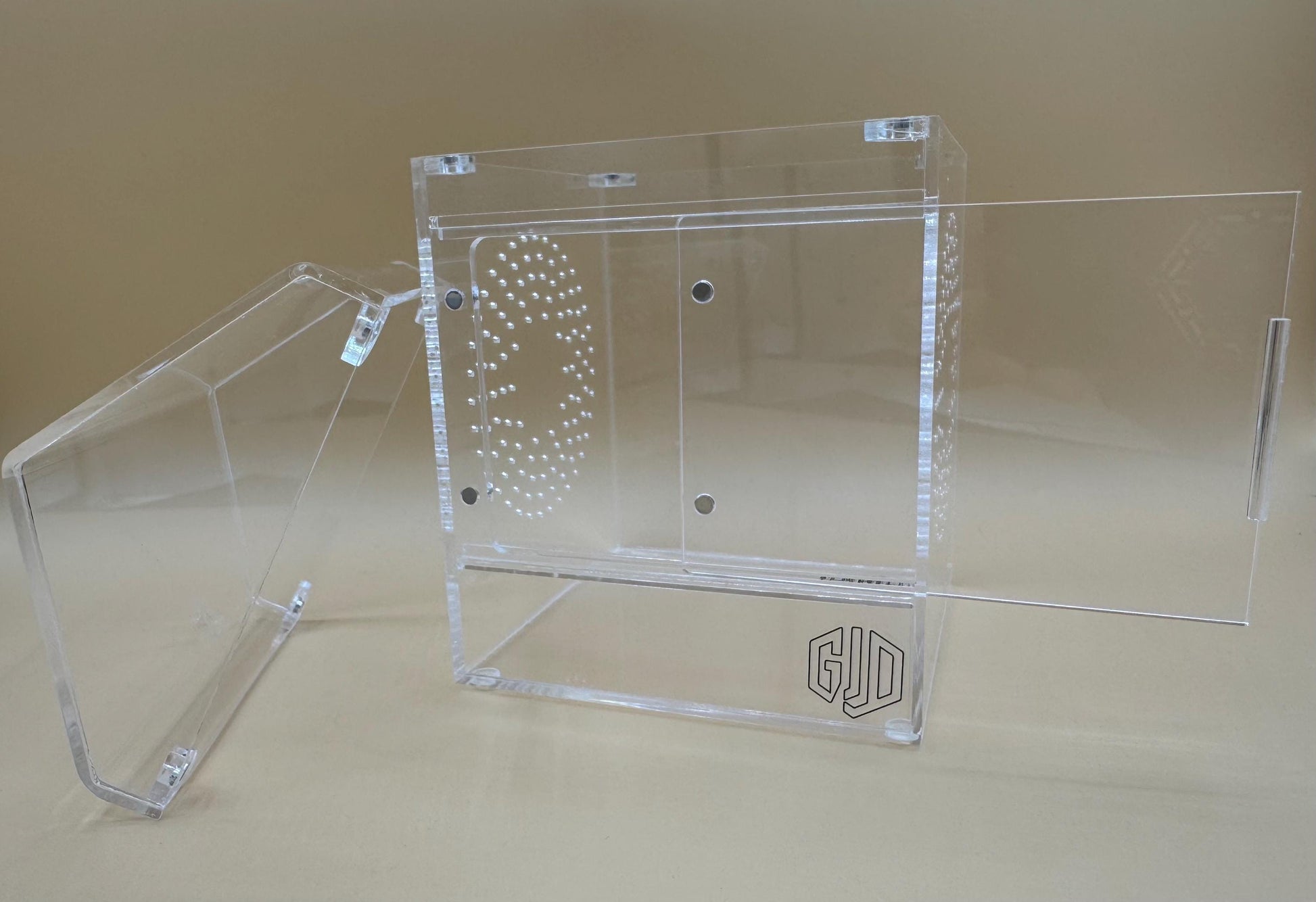 5x5x8” “Rooftop” jumping spider enclosure