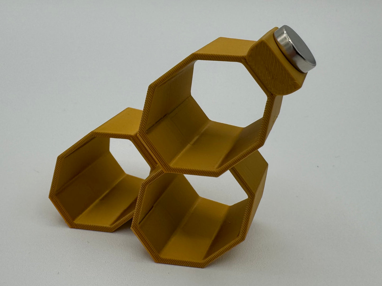 “Triple-Hex Magnetic Jumping Spider Hide