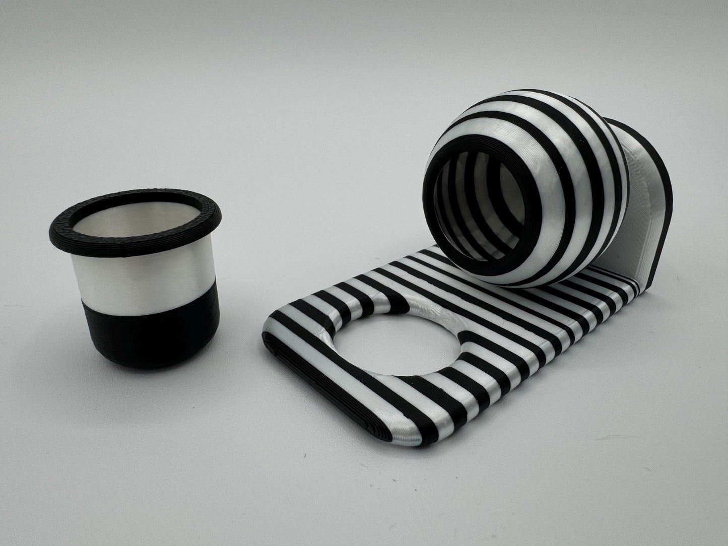 Spood Bed-and-Breakfast Combo Hide/ Ledge/ Bowl for jumping spider enclosures