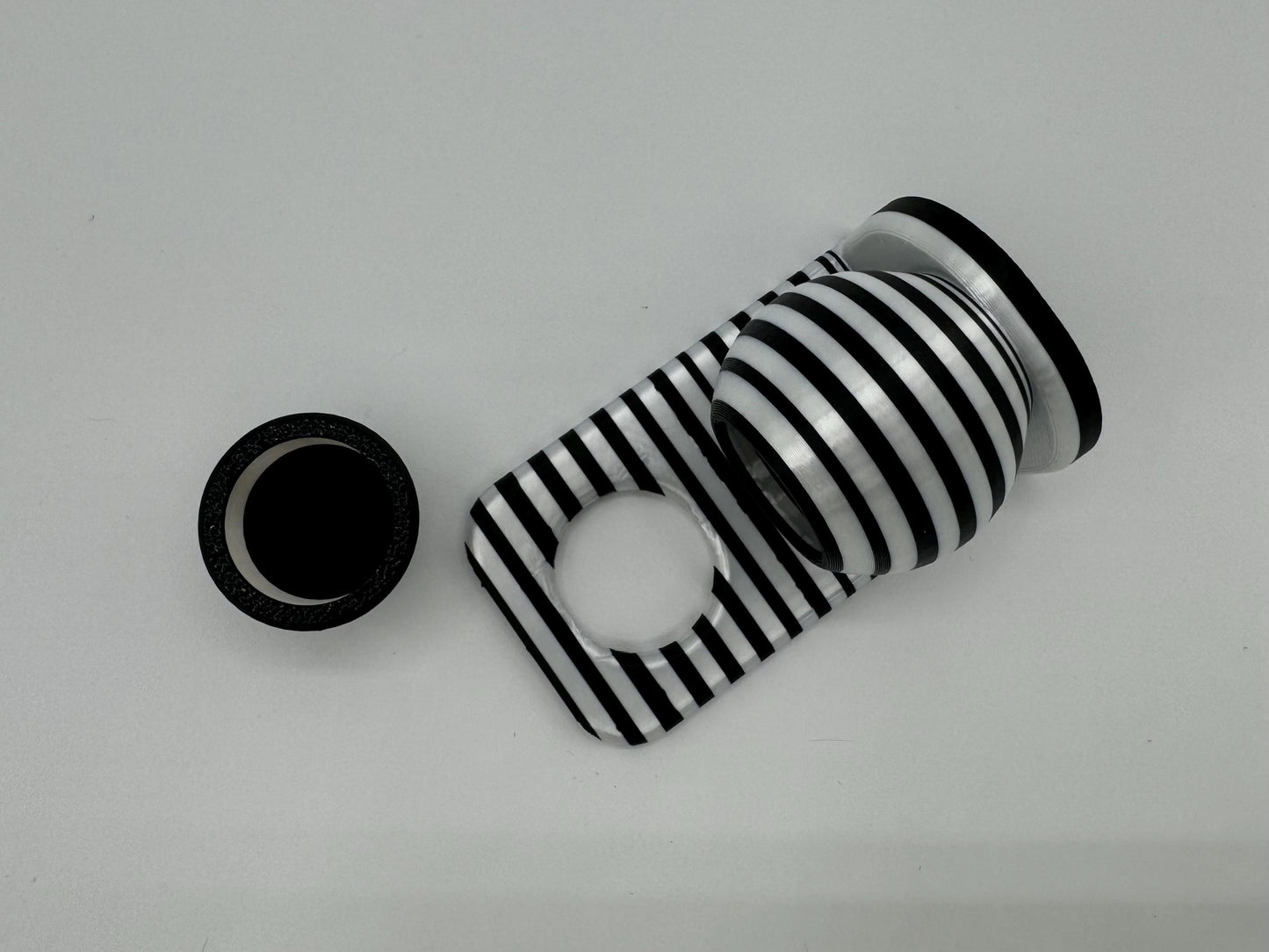 Spood Bed-and-Breakfast Combo Hide/ Ledge/ Bowl for jumping spider enclosures