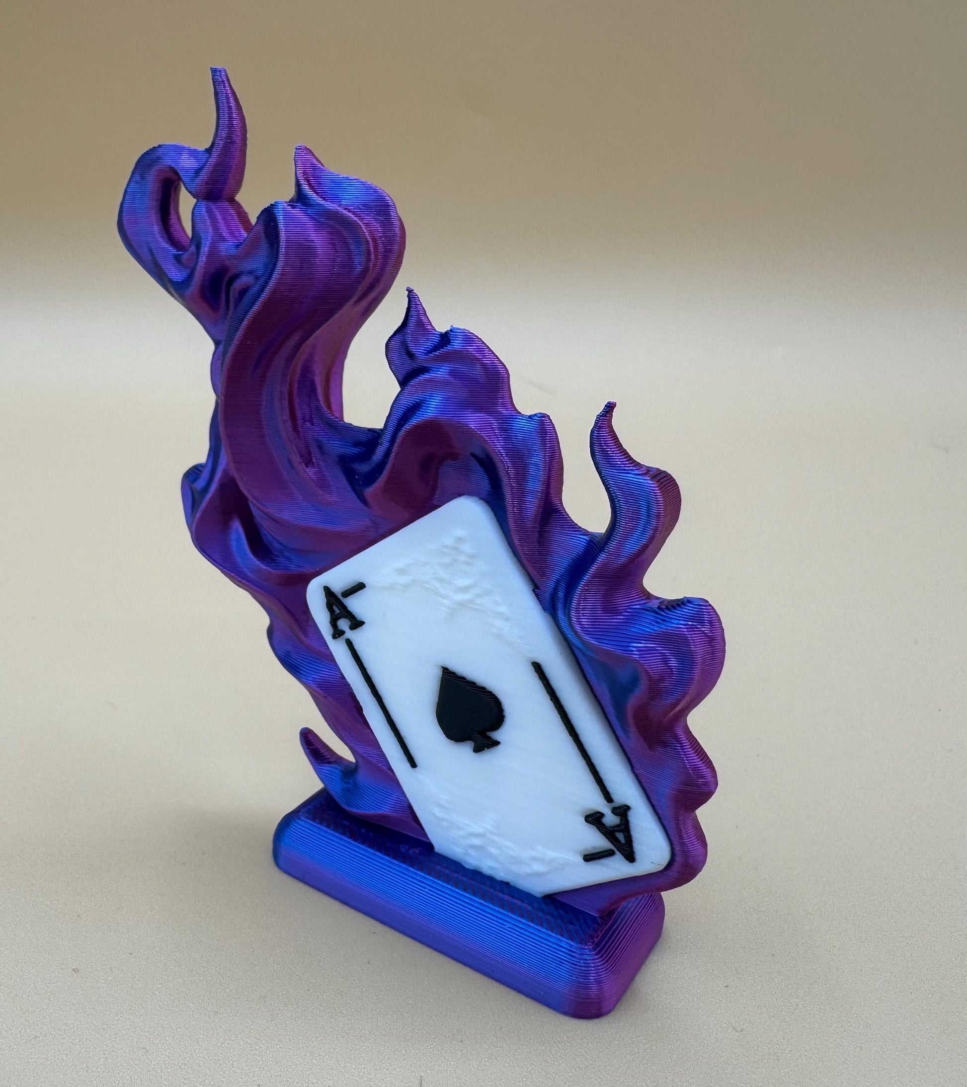 Flaming Card magnetic, jumping spider ledge