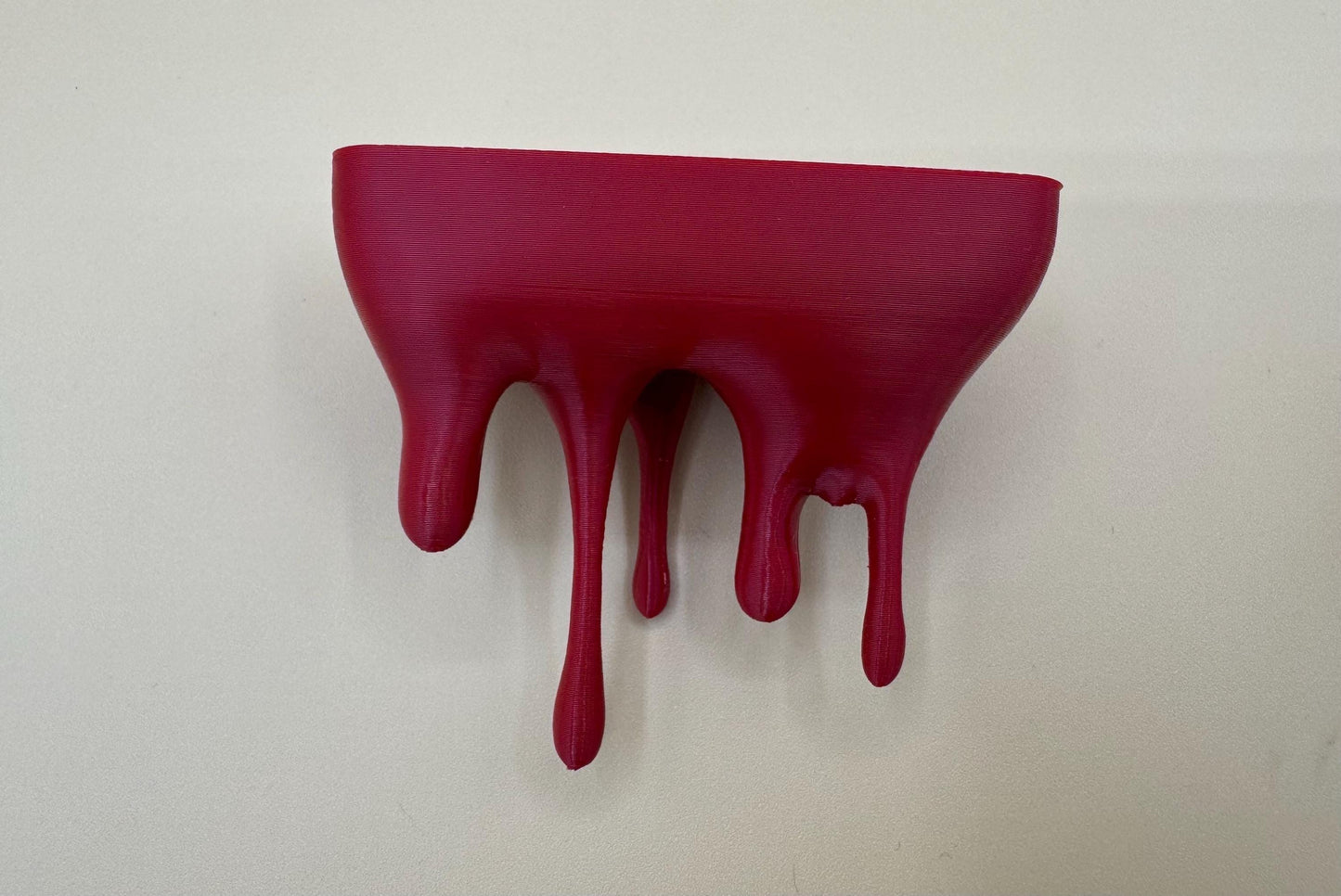 Drippy ledge for jumping spiders and invertebrates *Built In Magnet*