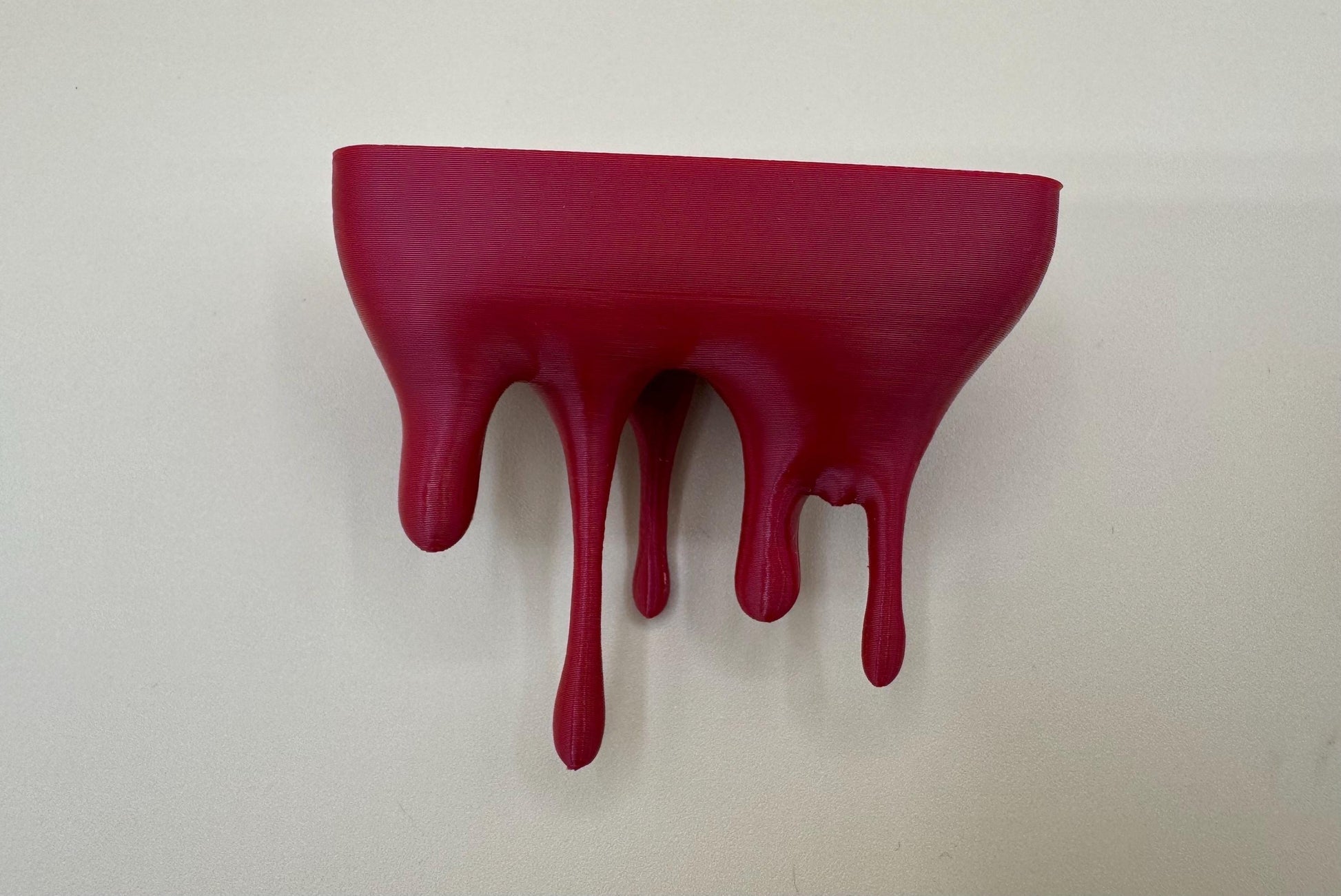 Drippy ledge for jumping spiders and invertebrates *Built In Magnet*