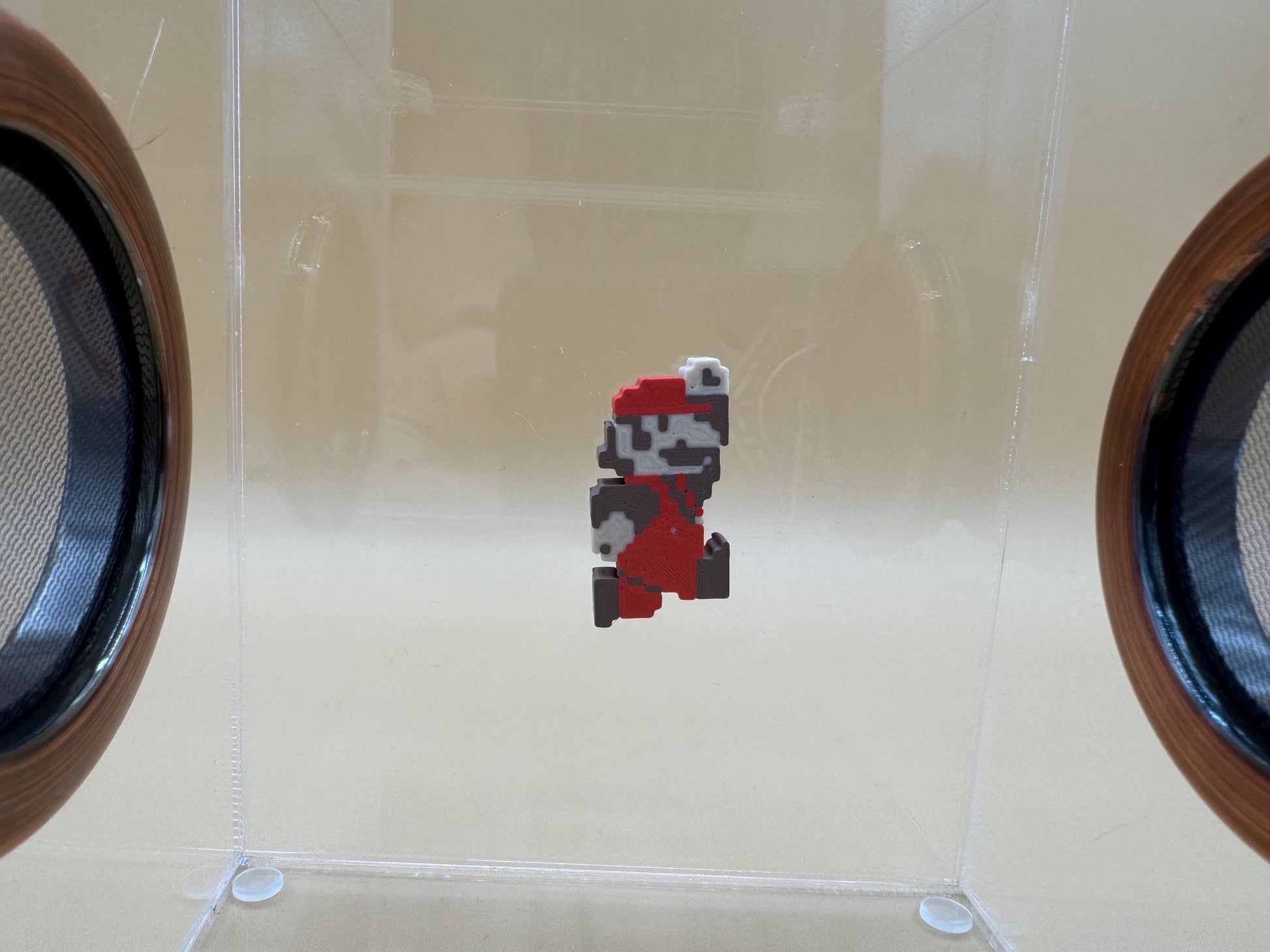 Mario ledge for jumping spiders and invertebrates *Built In Magnet*