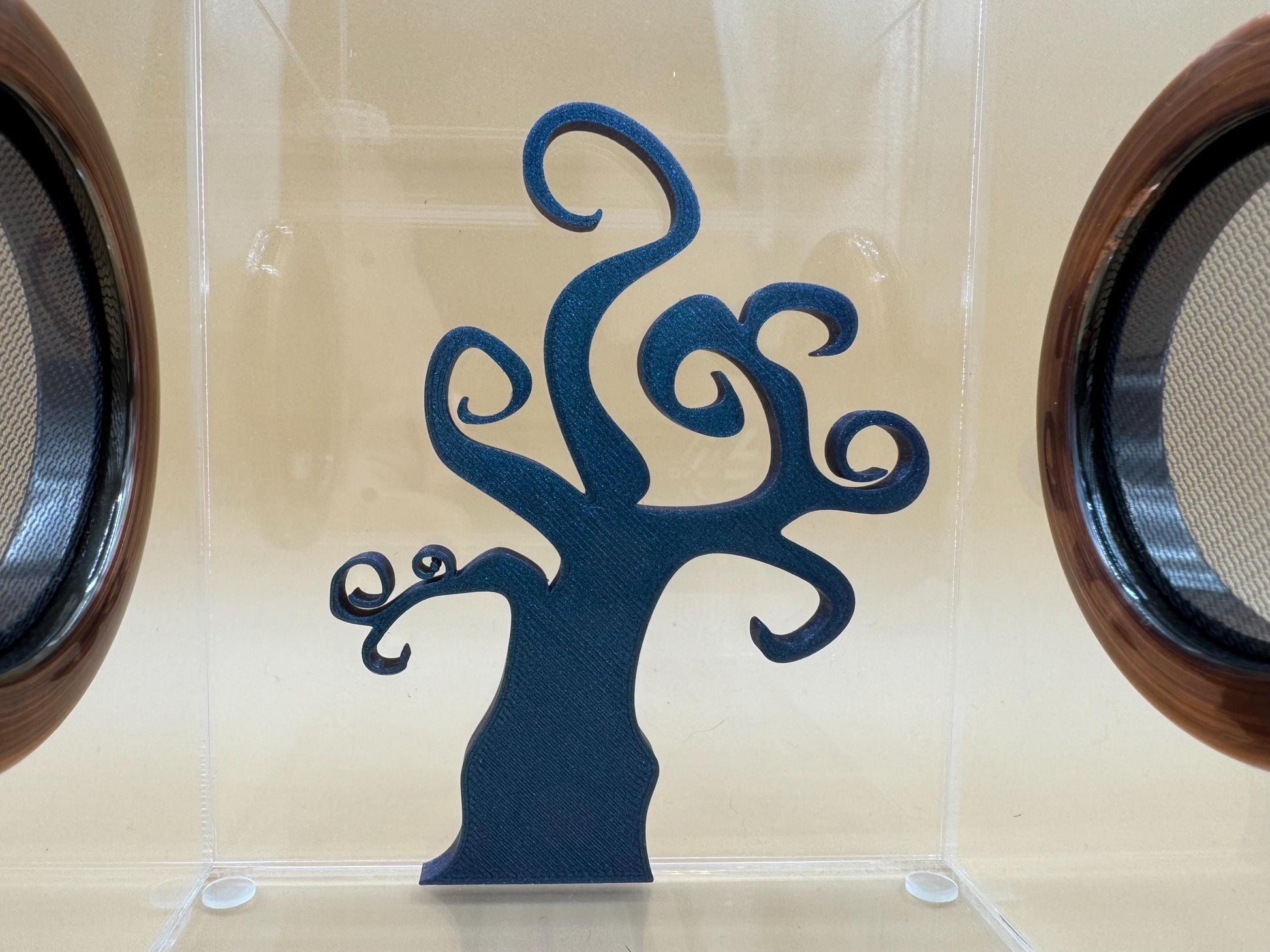 Tree background for jumping spiders and invertebrates *Built In Magnet*