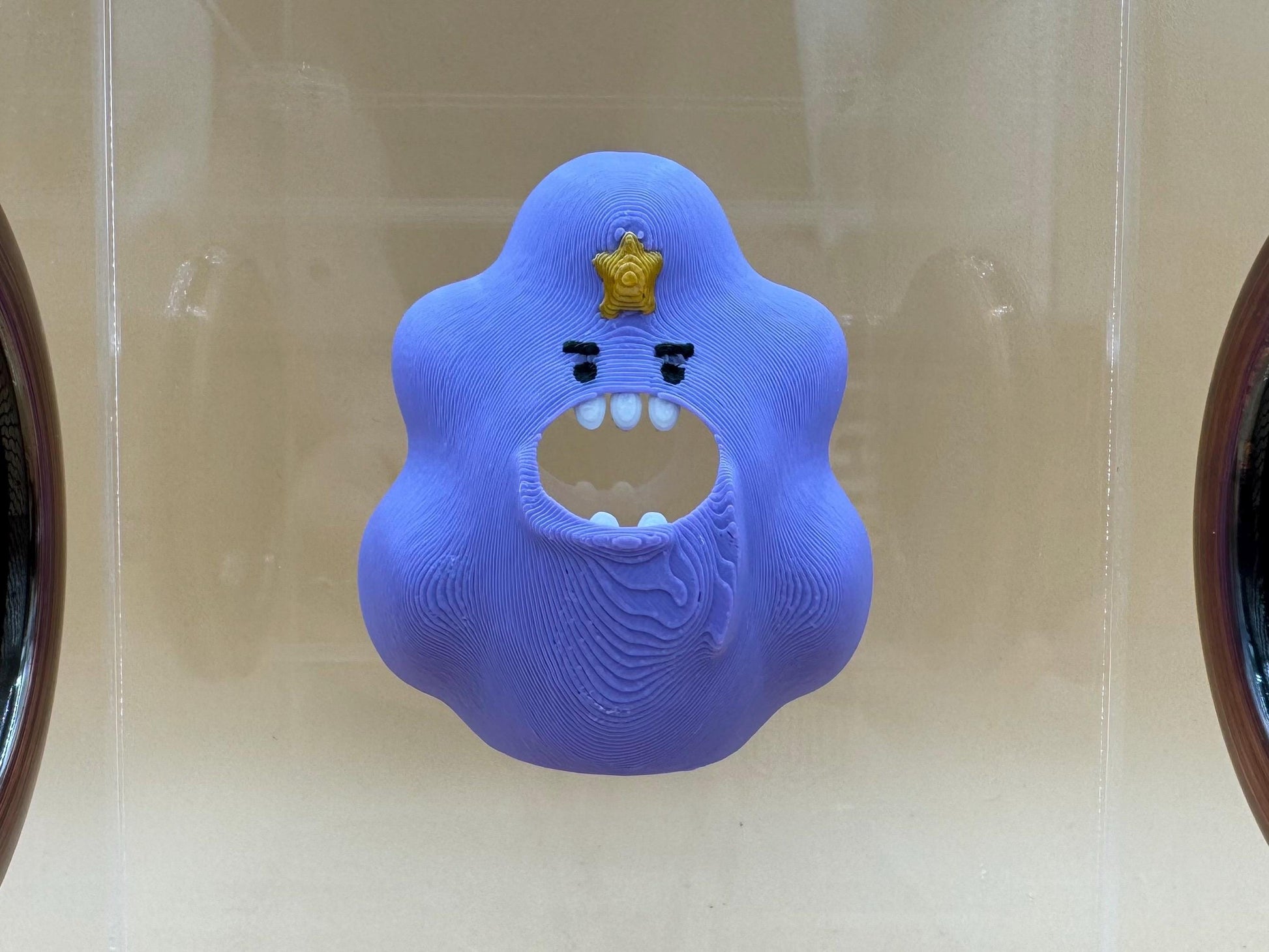 Angry cloud princess hide for jumping spiders and invertebrates *Built In Magnet*