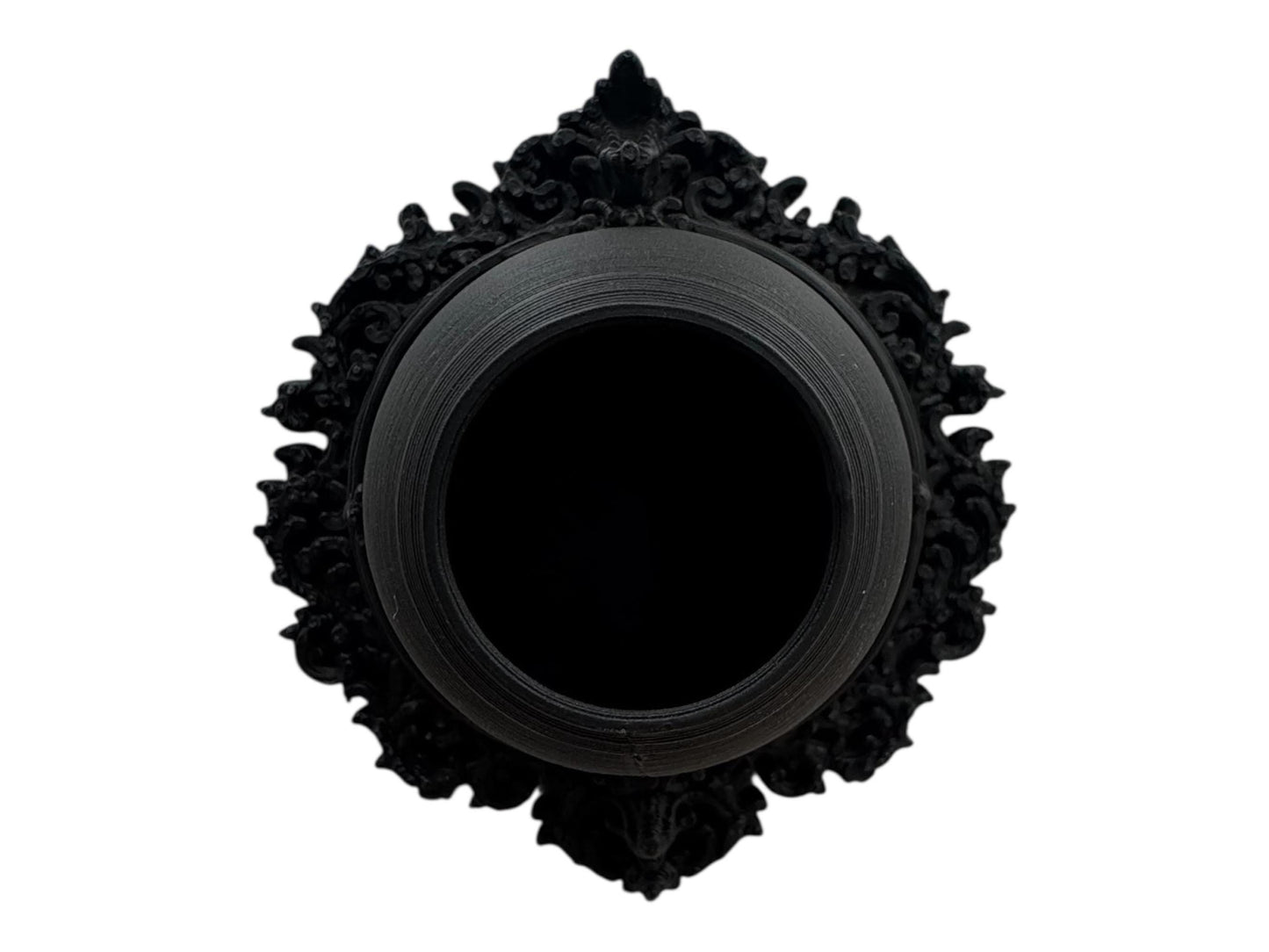 Gothic Victorian hide for jumping spiders