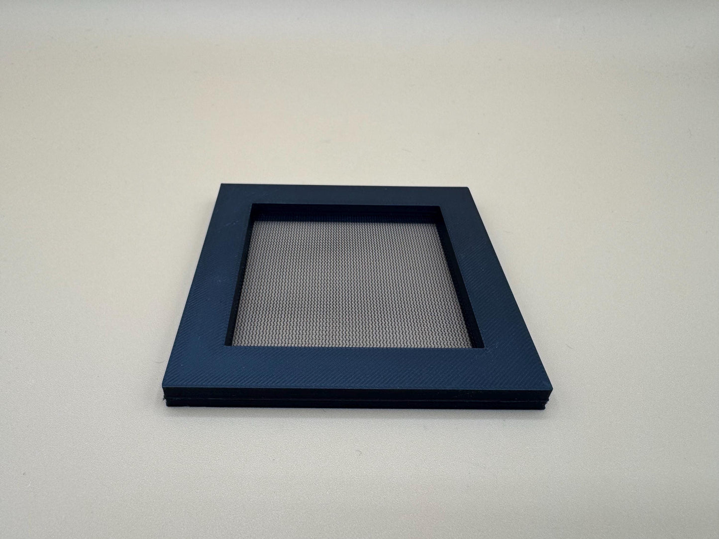 Magnetic invertebrate screen *Built In Magnet*